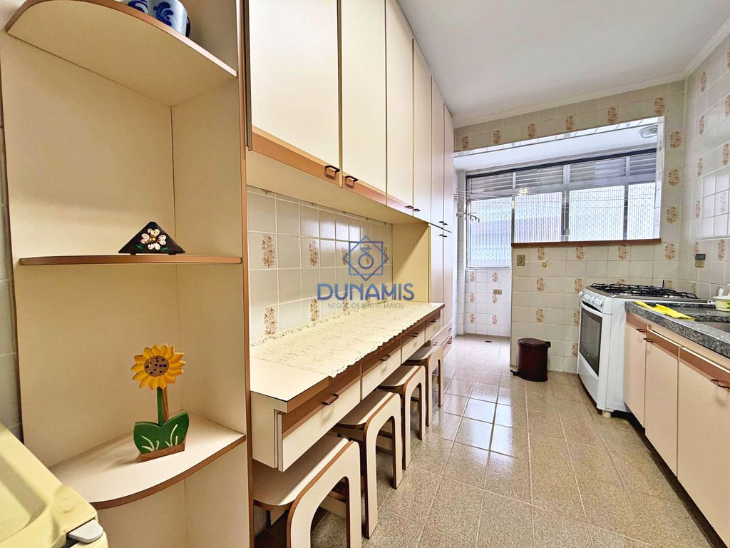 APARTAMENTO CONSERVADO A UMA QUADRA DA AVENIDA PUGLISI COM 3 QUARTOS E VAGA em Pitangueiras, Guarujá — foto 31