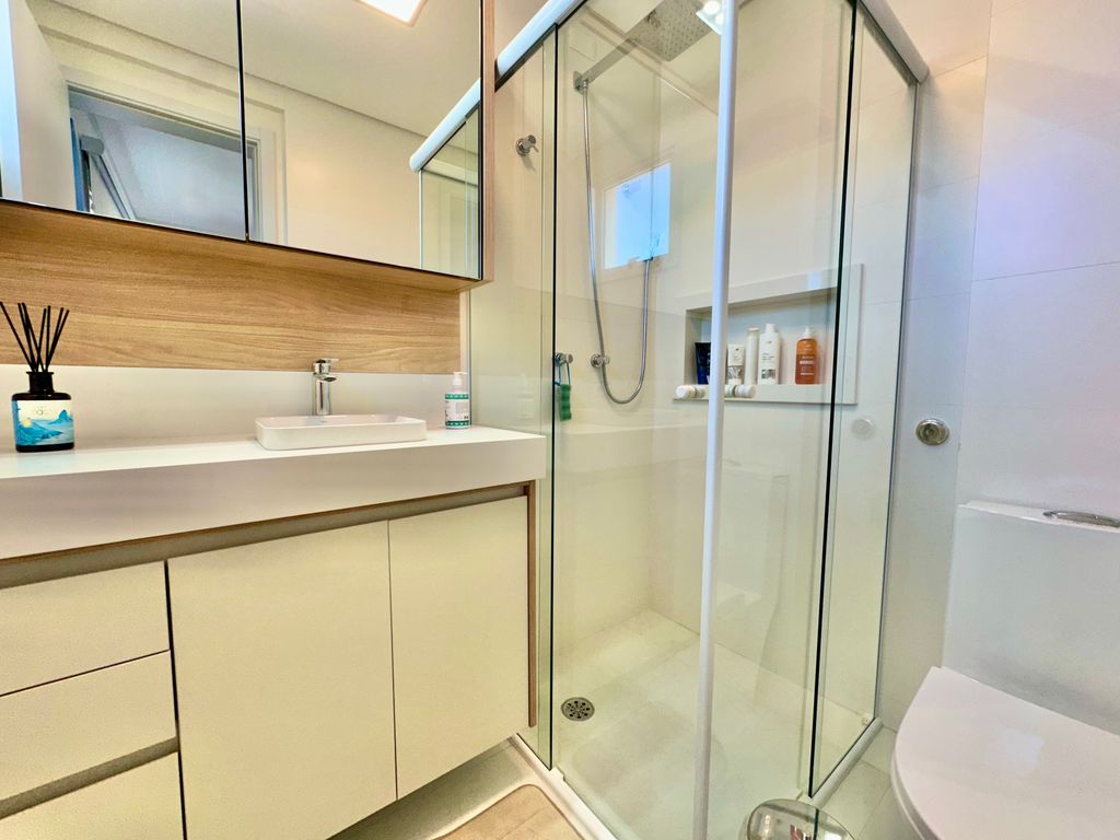 Apartamento Alto Padrão  3 Suítes- Varanda Gourmet-2 Quadras da Praia da Enseada em Enseada, Guarujá — foto 23