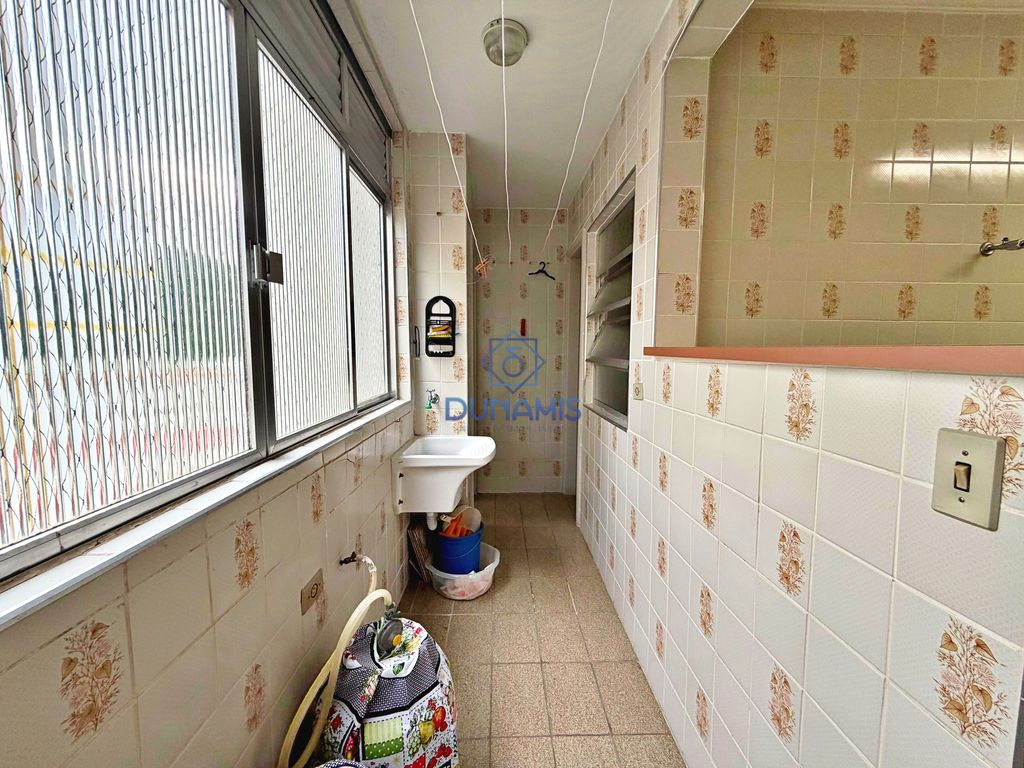 APARTAMENTO CONSERVADO A UMA QUADRA DA AVENIDA PUGLISI COM 3 QUARTOS E VAGA em Pitangueiras, Guarujá — foto 26