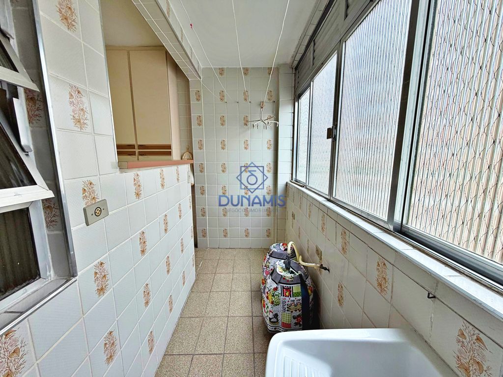 APARTAMENTO CONSERVADO A UMA QUADRA DA AVENIDA PUGLISI COM 3 QUARTOS E VAGA em Pitangueiras, Guarujá — foto 34