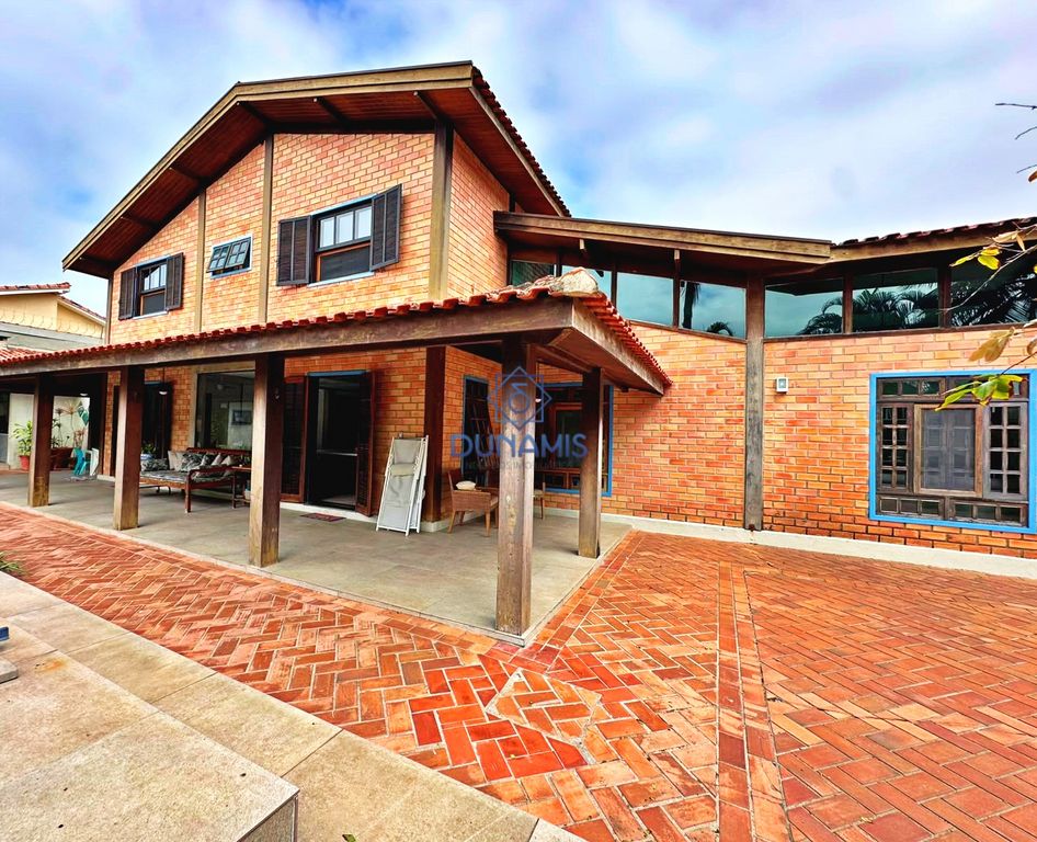 *** CASA ESPETACULAR À UMA QUADRA DA PRAIA DA ENSEADA -  6 SUITES - 650 METROS * em Enseada, Guarujá — foto 4
