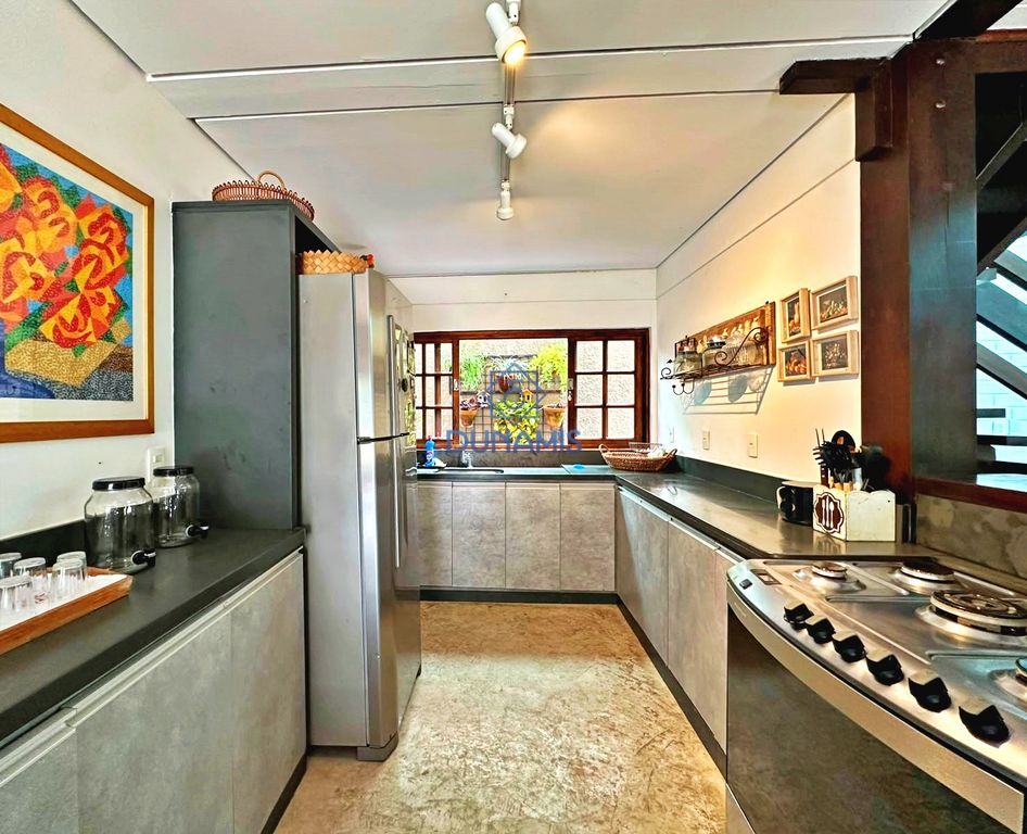 *** CASA ESPETACULAR À UMA QUADRA DA PRAIA DA ENSEADA -  6 SUITES - 650 METROS * em Enseada, Guarujá — foto 41