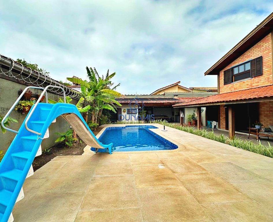 *** CASA ESPETACULAR À UMA QUADRA DA PRAIA DA ENSEADA -  6 SUITES - 650 METROS * em Enseada, Guarujá — foto 3