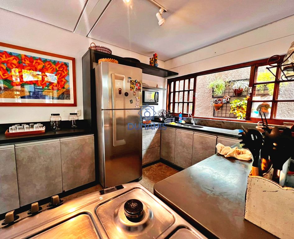 *** CASA ESPETACULAR À UMA QUADRA DA PRAIA DA ENSEADA -  6 SUITES - 650 METROS * em Enseada, Guarujá — foto 46