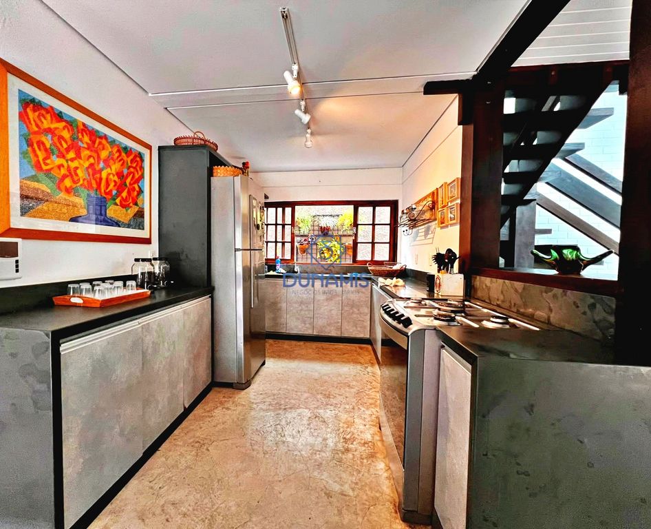 *** CASA ESPETACULAR À UMA QUADRA DA PRAIA DA ENSEADA -  6 SUITES - 650 METROS * em Enseada, Guarujá — foto 42