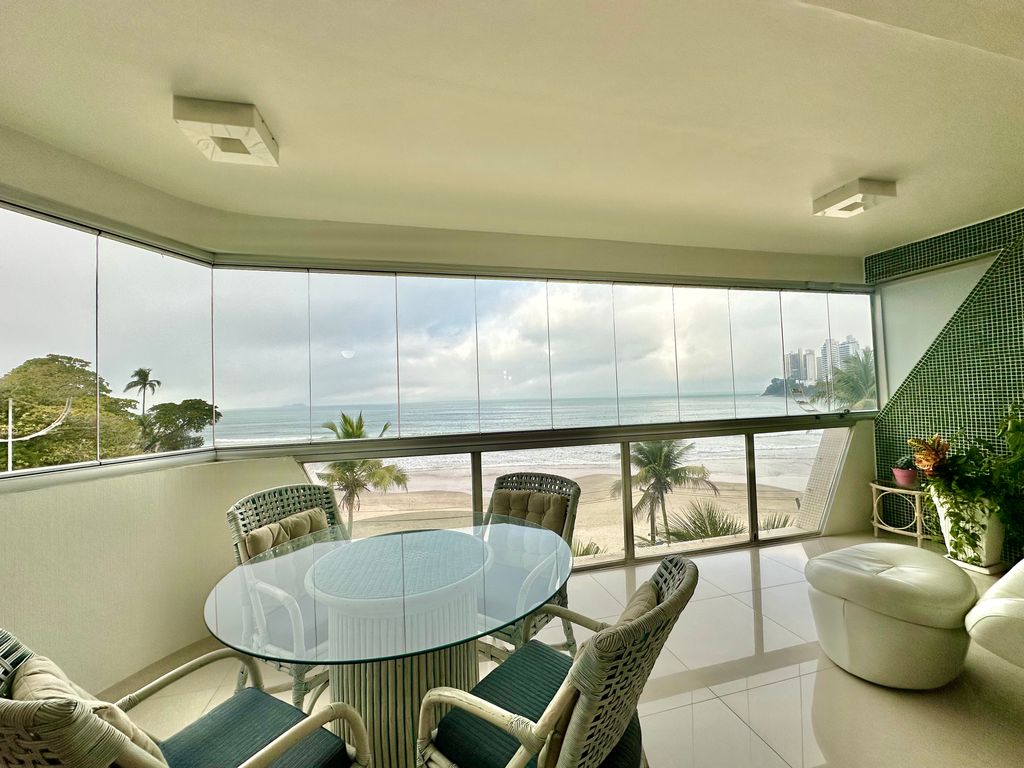 APARTAMENTO TOTALMENTE REFORMADO À VENDA NA PRAIA DAS ASTÚRIAS -FRENTE TOTAL MAR em Jardim Astúrias, Guarujá — foto 2
