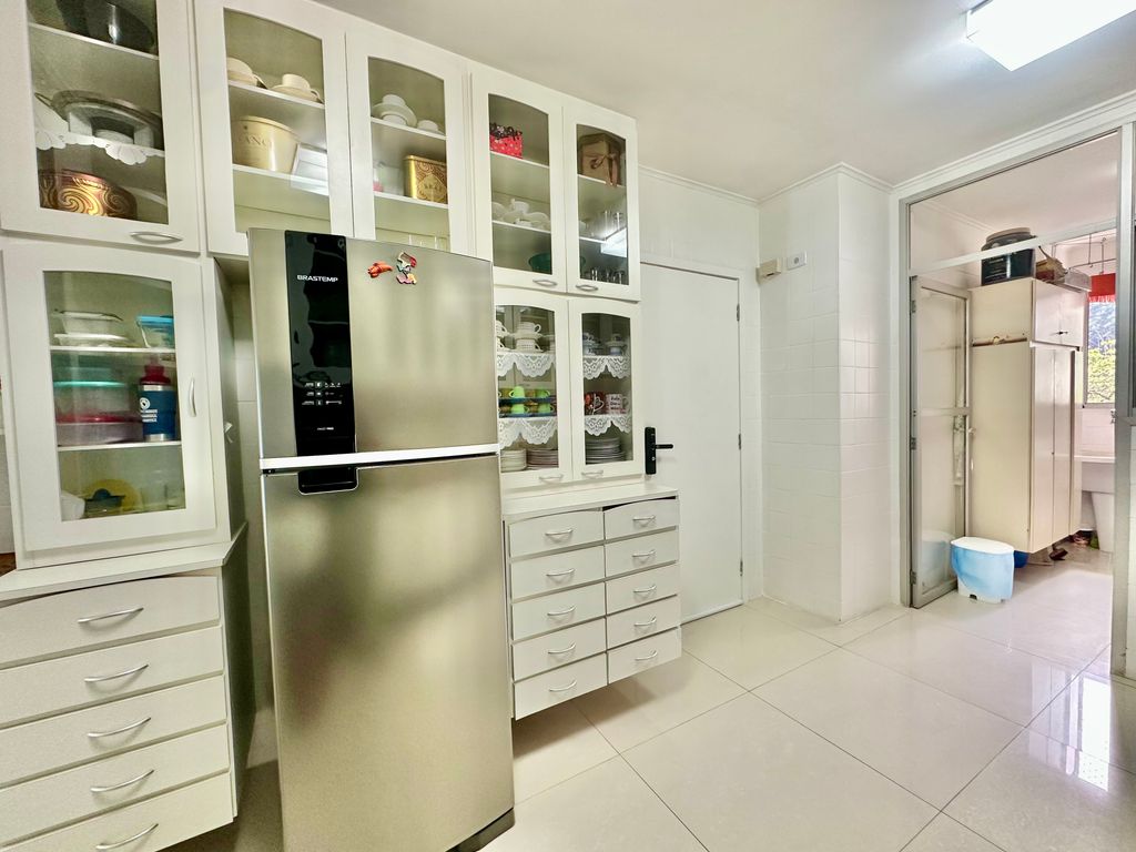 APARTAMENTO TOTALMENTE REFORMADO À VENDA NA PRAIA DAS ASTÚRIAS -FRENTE TOTAL MAR em Jardim Astúrias, Guarujá — foto 4