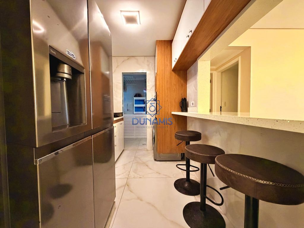 APARTAMENTO REFORMADO COM VISTA PARA O MAR - REGIÃO DO RESTAURANTE AVELINOS em Pitangueiras, Guarujá — foto 22