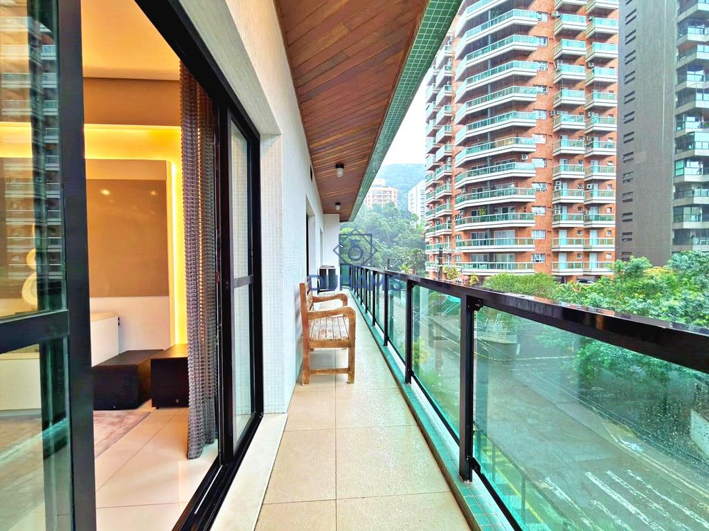 MARAVILHOSO APARTAMENTO REFORMADO À VENDA NA PRAIA DE PITANGUEIRAS COM LAZER em Pitangueiras, Guarujá — foto 53