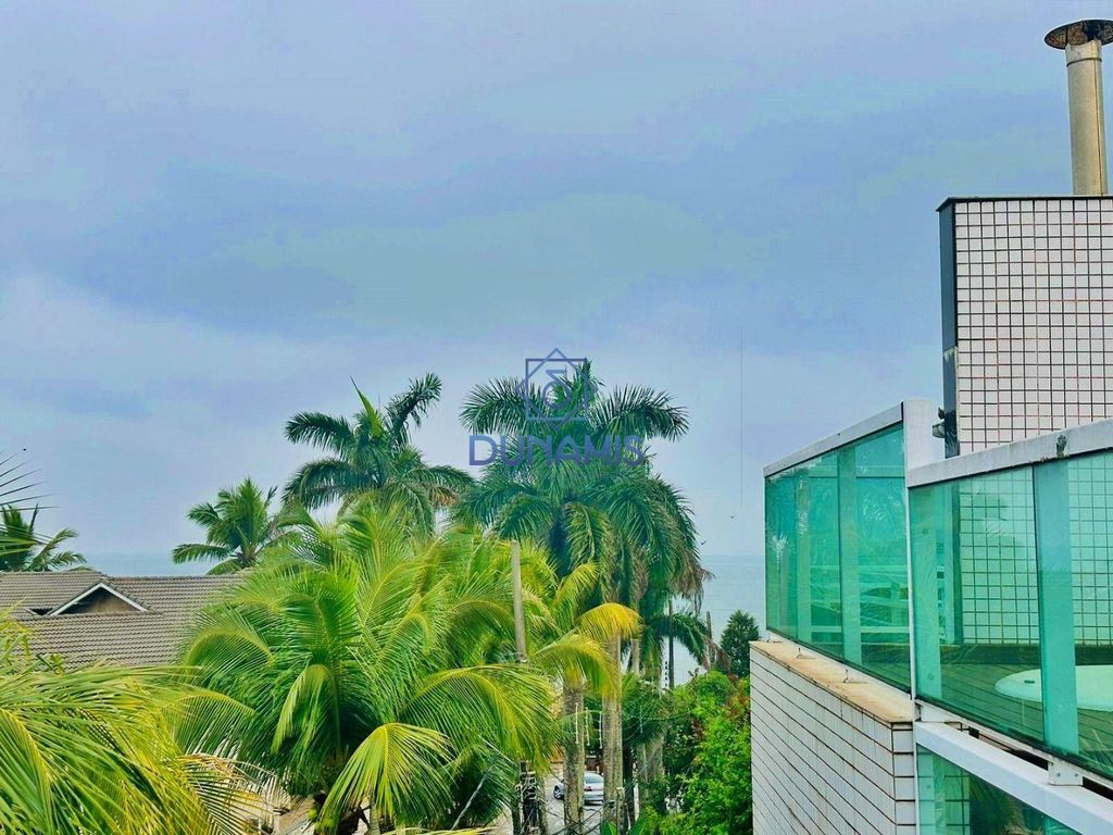 Cobertura na Praia do Tombo  - terraço com churrasqueira em Jardim Astúrias, Guarujá — foto 2