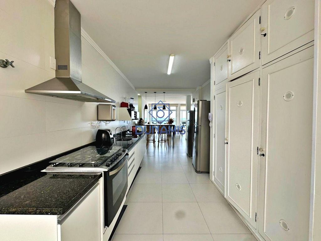 APARTAMENTO FRENTE TOTAL PARA O MAR À VENDA NA PRAIA DAS PITANGUEIRAS- REFORMADO em Pitangueiras, Guarujá — foto 37