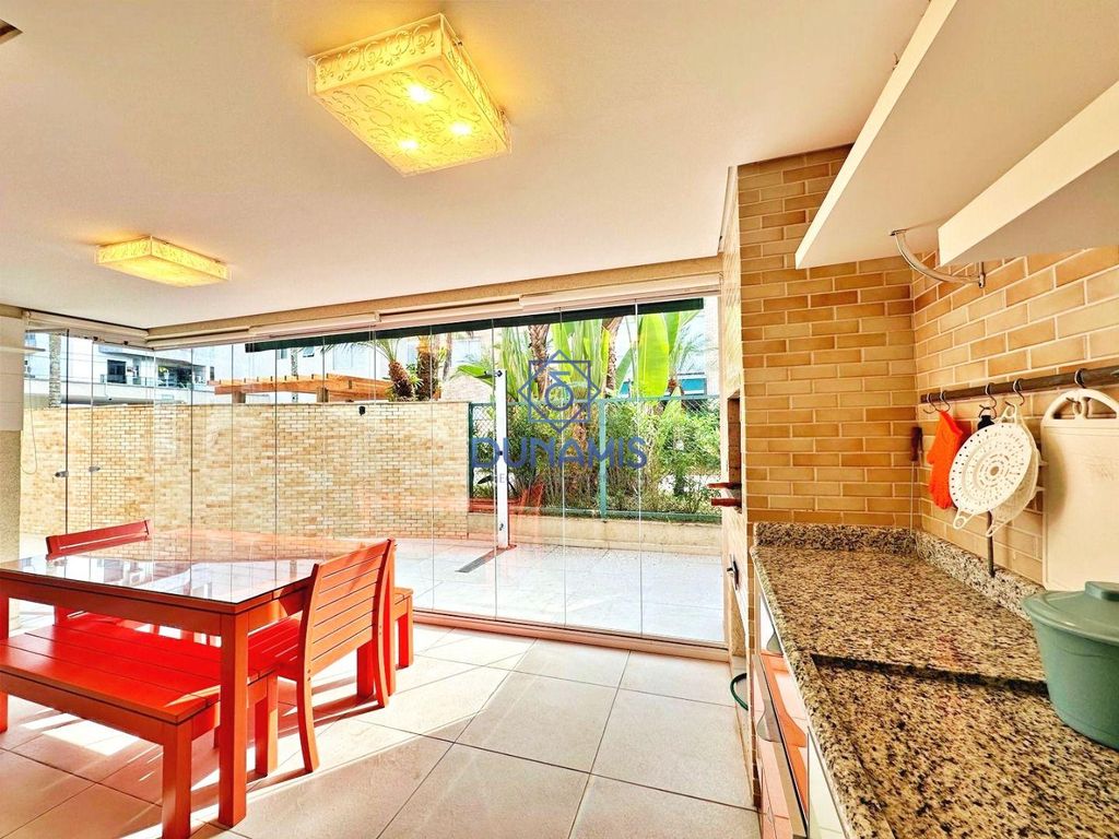 MAGNÍFICO APARTAMENTO GARDEN COM VARANDA GOURMET NA PRAIA DA ENSEADA em Enseada, Guarujá — foto 2