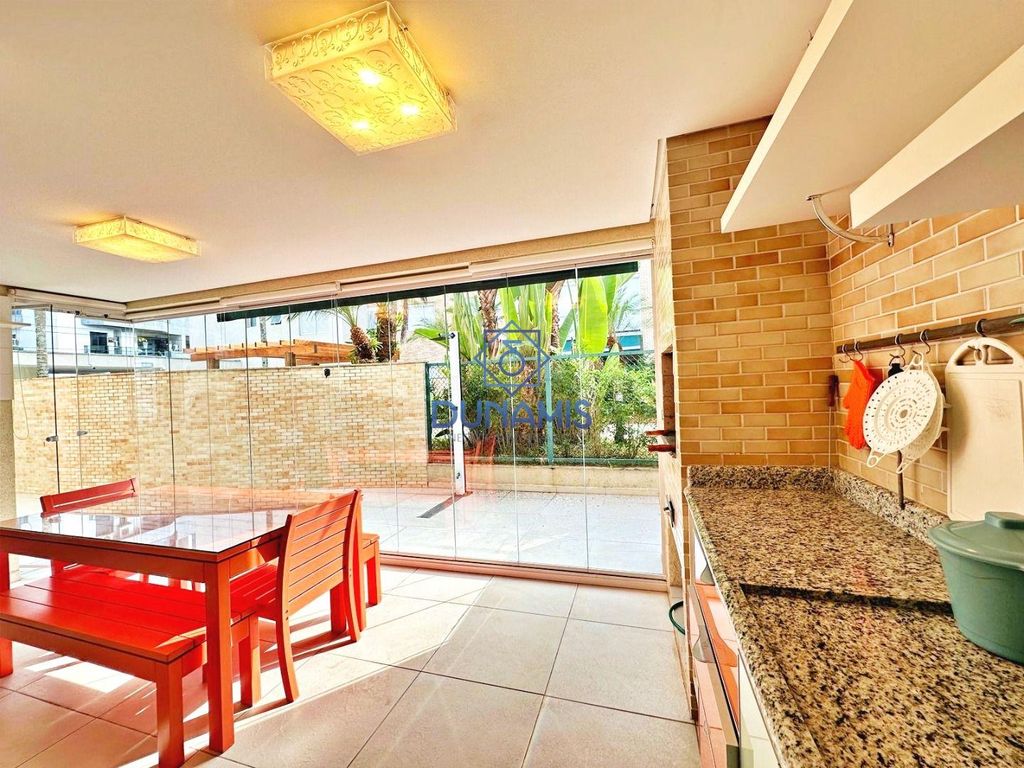 MAGNÍFICO APARTAMENTO GARDEN COM VARANDA GOURMET NA PRAIA DA ENSEADA em Enseada, Guarujá — foto 4