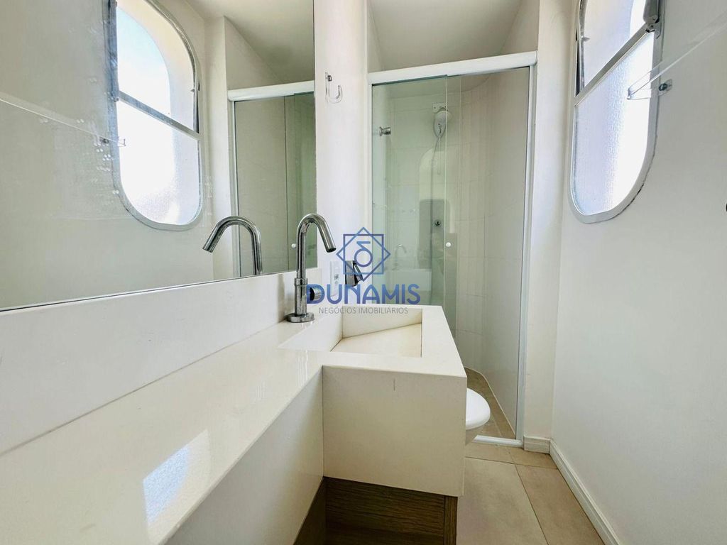 LINDO APARTAMENTO REFORMADO PARA VENDA NA REGIÃO NOBRE DE PITANGUEIRAS em Pitangueiras, Guarujá — foto 32