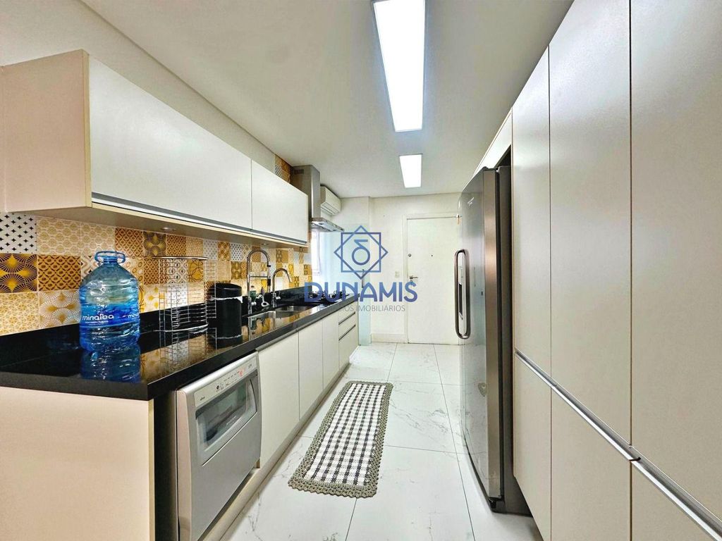LINDO APARTAMENTO REFORMADO  A VENDA FRENTE TOTAL EM ASTÚRIAS em Jardim Astúrias, Guarujá — foto 35