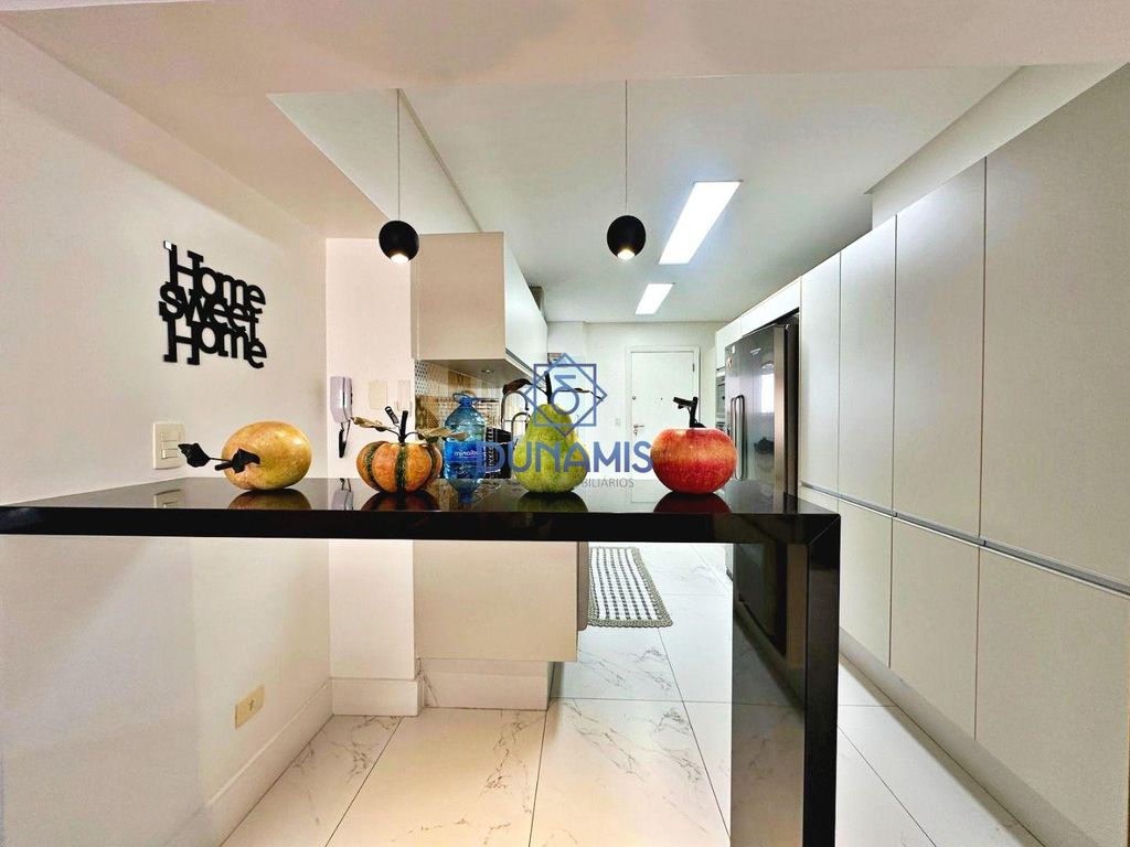 LINDO APARTAMENTO REFORMADO  A VENDA FRENTE TOTAL EM ASTÚRIAS em Jardim Astúrias, Guarujá — foto 30