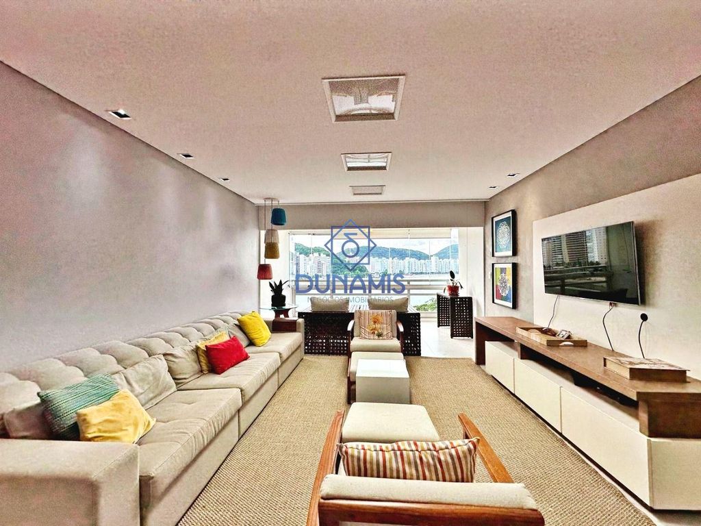 LINDO APARTAMENTO REFORMADO  A VENDA FRENTE TOTAL EM ASTÚRIAS em Jardim Astúrias, Guarujá — foto 13