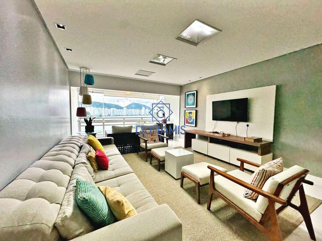 LINDO APARTAMENTO REFORMADO  A VENDA FRENTE TOTAL EM ASTÚRIAS em Jardim Astúrias, Guarujá — foto 14