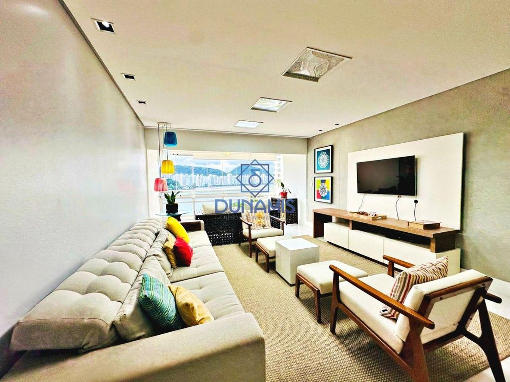 LINDO APARTAMENTO REFORMADO  A VENDA FRENTE TOTAL EM ASTÚRIAS em Jardim Astúrias, Guarujá — foto 8