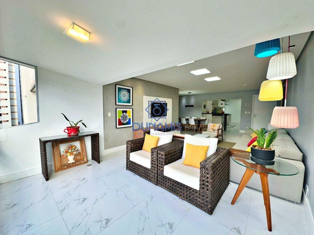 LINDO APARTAMENTO REFORMADO  A VENDA FRENTE TOTAL EM ASTÚRIAS em Jardim Astúrias, Guarujá — foto 7
