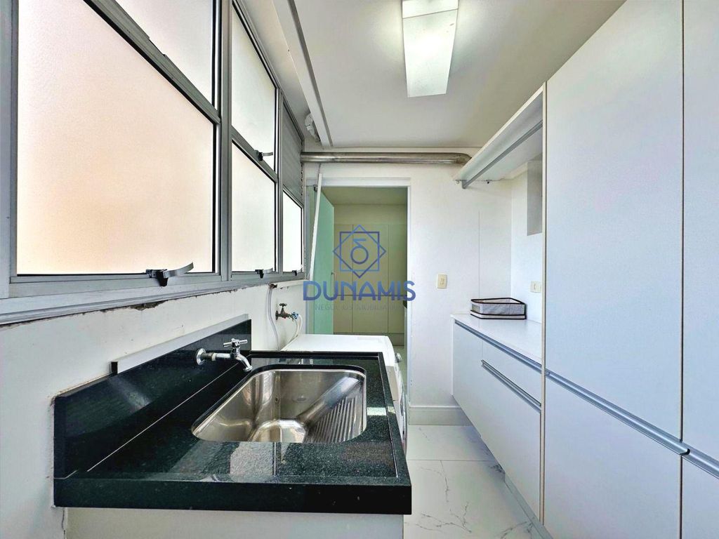 LINDO APARTAMENTO REFORMADO  A VENDA FRENTE TOTAL EM ASTÚRIAS em Jardim Astúrias, Guarujá — foto 59