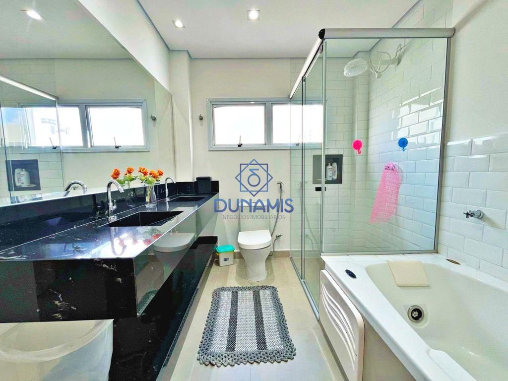 APARTAMENTO REFORMADO À VENDA NA PRAIA DE PITANGUEIRAS - NA QUADRA DA PRAIA em Pitangueiras, Guarujá — foto 32