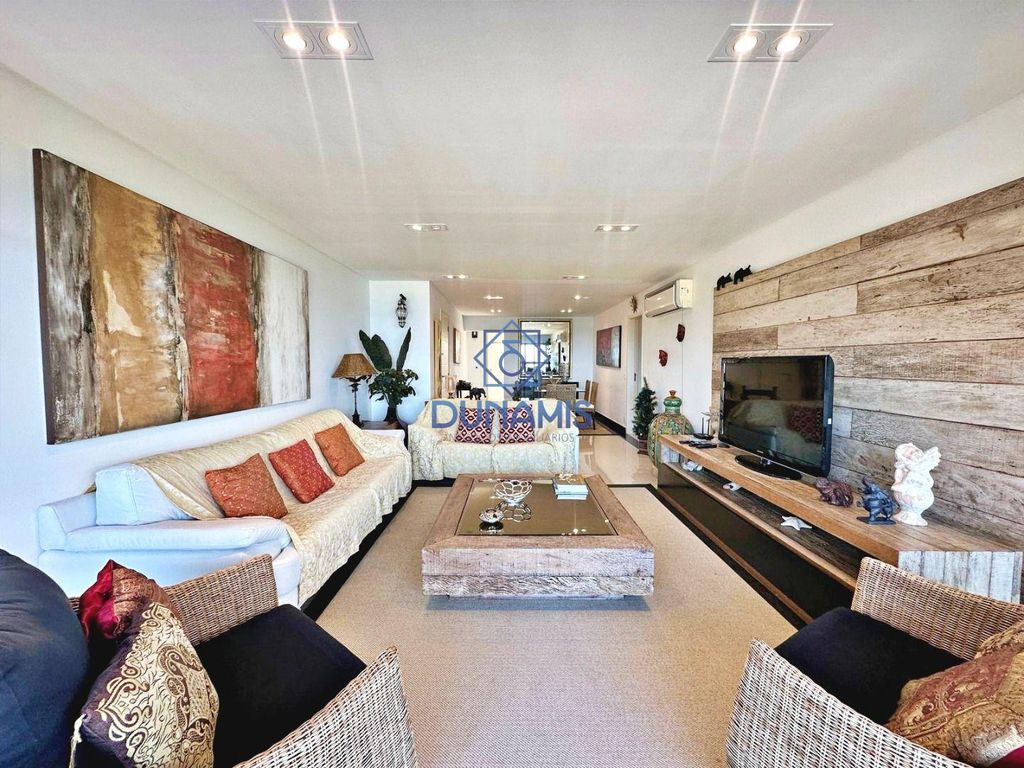 Apartamento à Venda em Morro Sorocotuba, Guarujá - SP em Morro Sorocotuba, Guarujá — foto 15