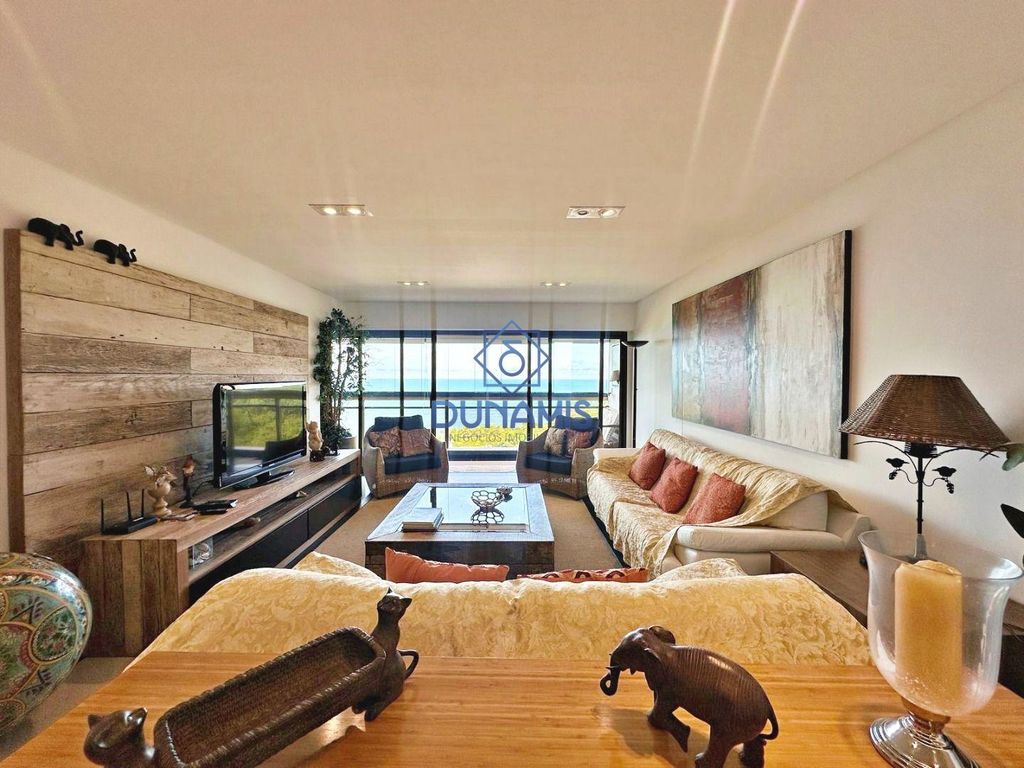 Apartamento à Venda em Morro Sorocotuba, Guarujá - SP em Morro Sorocotuba, Guarujá — foto 12