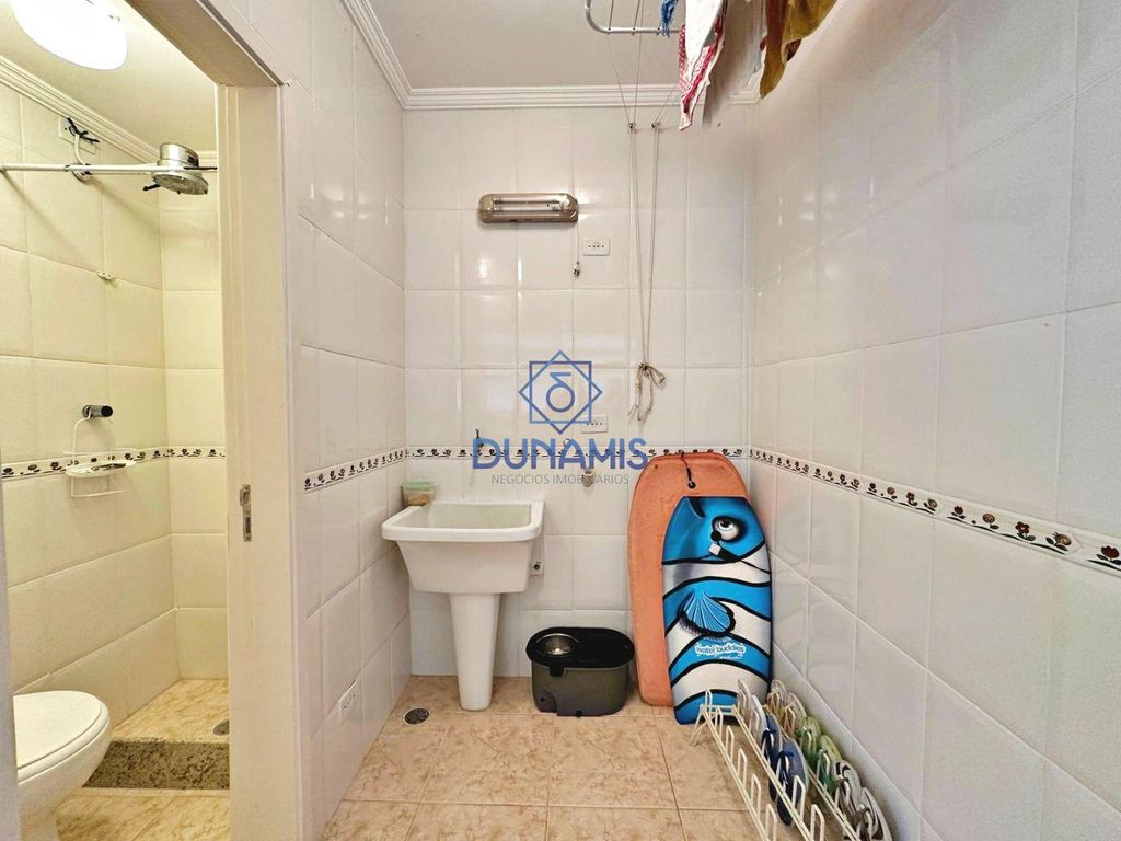 APARTAMENTO REFORMADO À VENDA NA PRAIA DAS PITANGUEIRAS - MEIA QUADRA DO MAR em Pitangueiras, Guarujá — foto 35