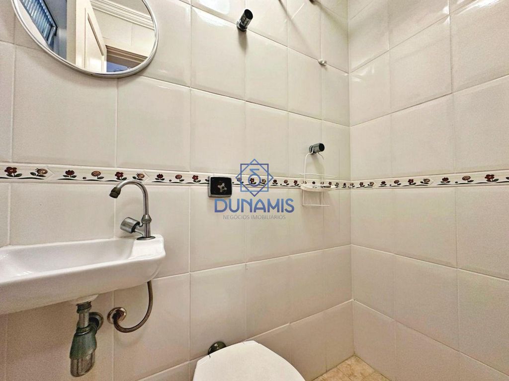 APARTAMENTO REFORMADO À VENDA NA PRAIA DAS PITANGUEIRAS - MEIA QUADRA DO MAR em Pitangueiras, Guarujá — foto 34