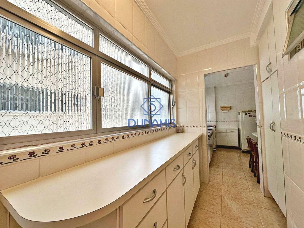 APARTAMENTO REFORMADO À VENDA NA PRAIA DAS PITANGUEIRAS - MEIA QUADRA DO MAR em Pitangueiras, Guarujá — foto 36