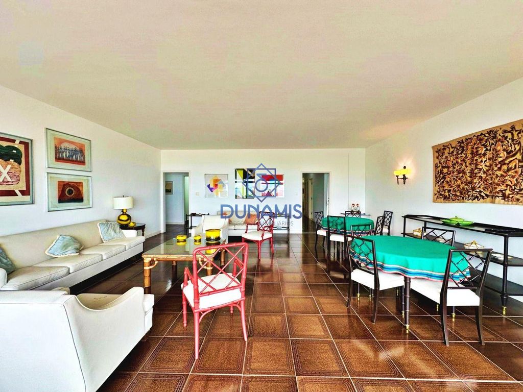 EXCELENTE APARTAMENTO  À VENDA NA PRAIA DAS PITANGUEIRAS- FRENTE MAR em Pitangueiras, Guarujá — foto 13