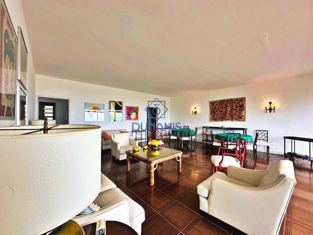 EXCELENTE APARTAMENTO  À VENDA NA PRAIA DAS PITANGUEIRAS- FRENTE MAR em Pitangueiras, Guarujá — foto 3