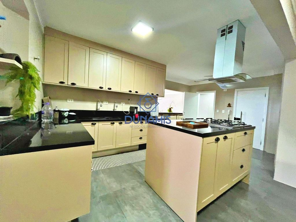 APARTAMENTO TOTALMENTE REFORMADO À VENDA NA PRAIA DAS PITANGUEIRAS em Pitangueiras, Guarujá — foto 31