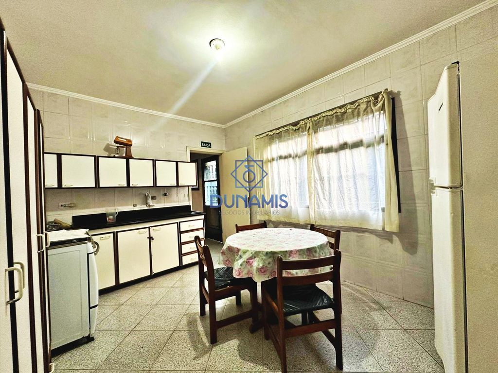 OPORTUNIDADE - CASA COM 8 DORMITÓRIOS NA PRAIA DO GUAIUBA em Jardim Guaiuba, Guarujá — foto 16