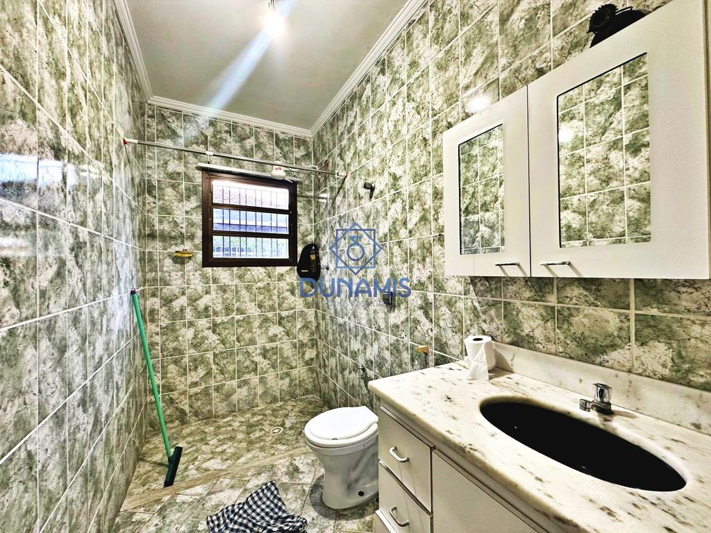 OPORTUNIDADE - CASA COM 8 DORMITÓRIOS NA PRAIA DO GUAIUBA em Jardim Guaiuba, Guarujá — foto 30