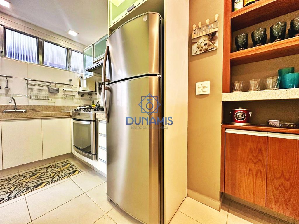Apartamento reformado à venda na praia da Enseada, Guarujá em Enseada, Guarujá — foto 11