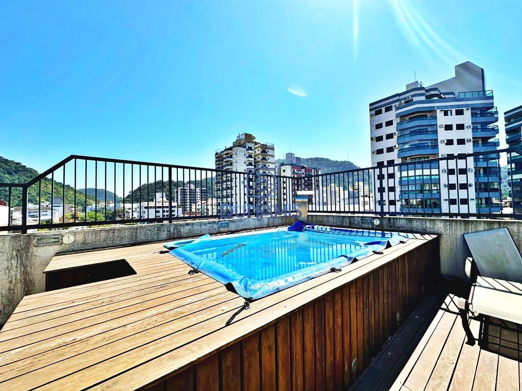 COBERTURA REFORMADA  à 200 metros do Mar - 2 DORMITÓRIOS na Praia da Enseada. em Enseada, Guarujá — foto 4