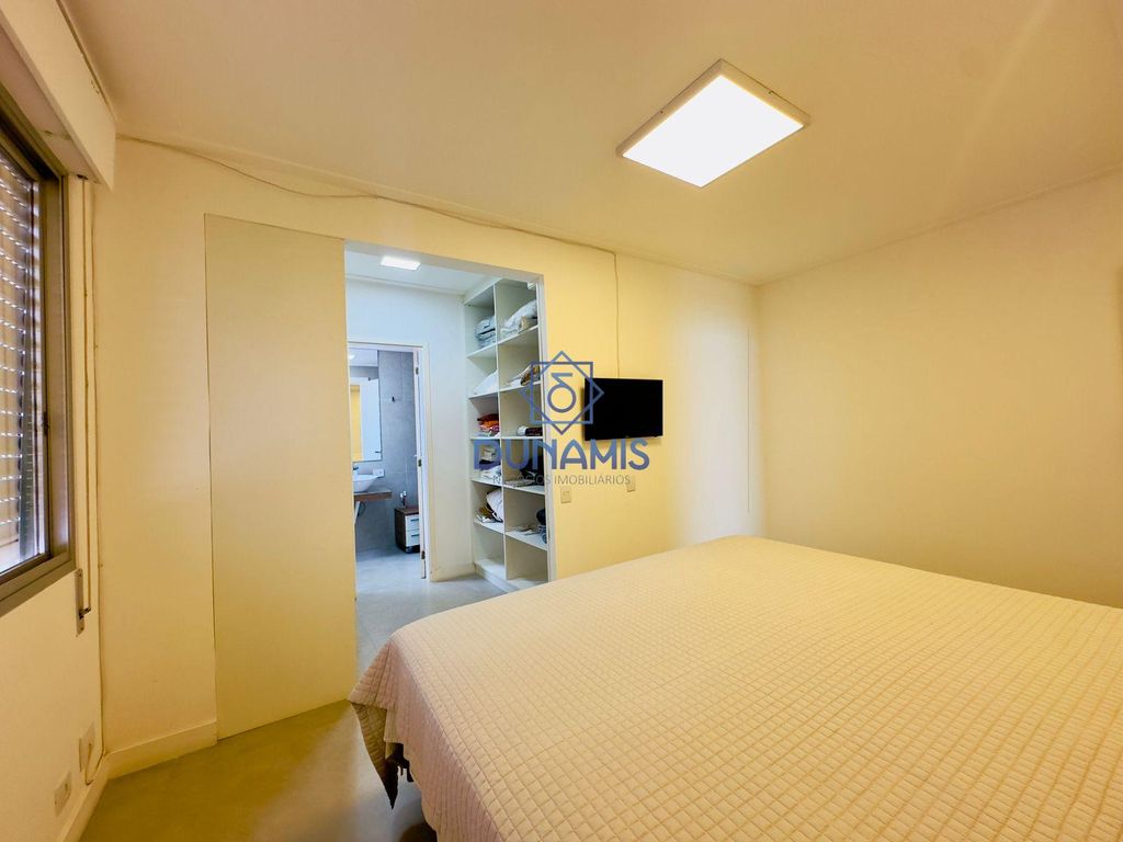 OPORTUNIDADE - APARTAMENTO REFORMADO A VENDA NA PRAIA DAS ASTÚRIAS em Jardim Astúrias, Guarujá — foto 19