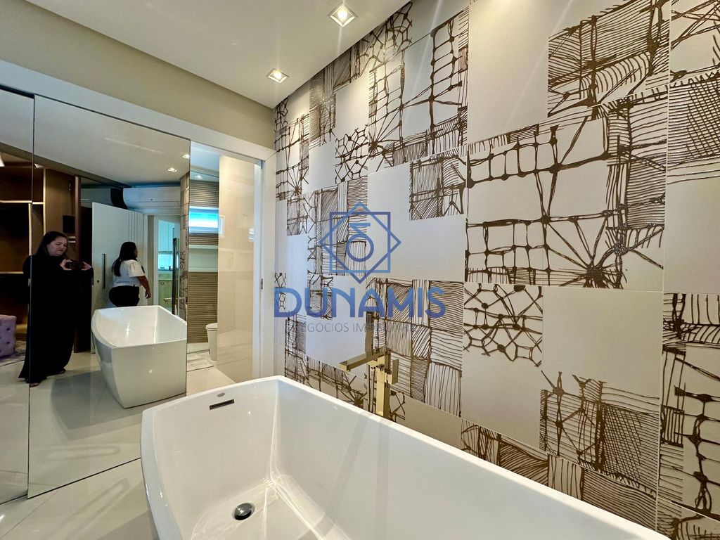 APARTAMENTO TOTALMENTE REFORMADO - VISTA PARA O ALTO MAR À VENDA em Jardim Astúrias, Guarujá — foto 27