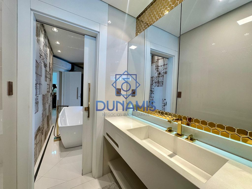 APARTAMENTO TOTALMENTE REFORMADO - VISTA PARA O ALTO MAR À VENDA em Jardim Astúrias, Guarujá — foto 29