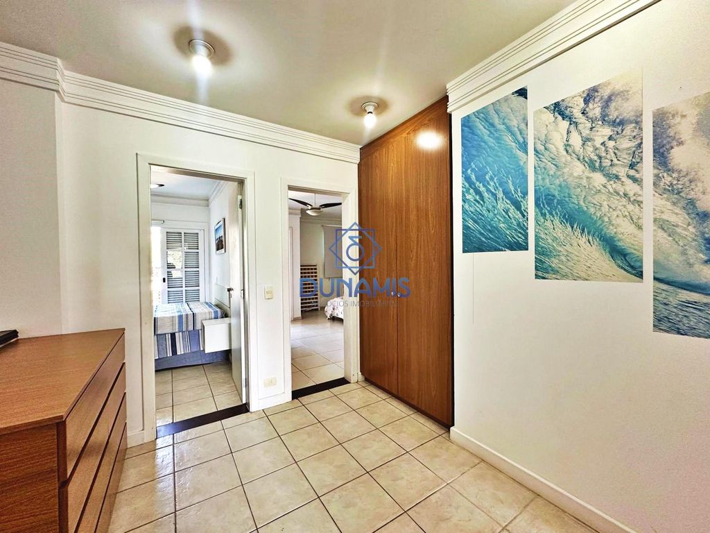 Casa em condomínio fechado, com 320m² - Praia do Pernambuco em Balneário Praia do Pernambuco, Guarujá — foto 2