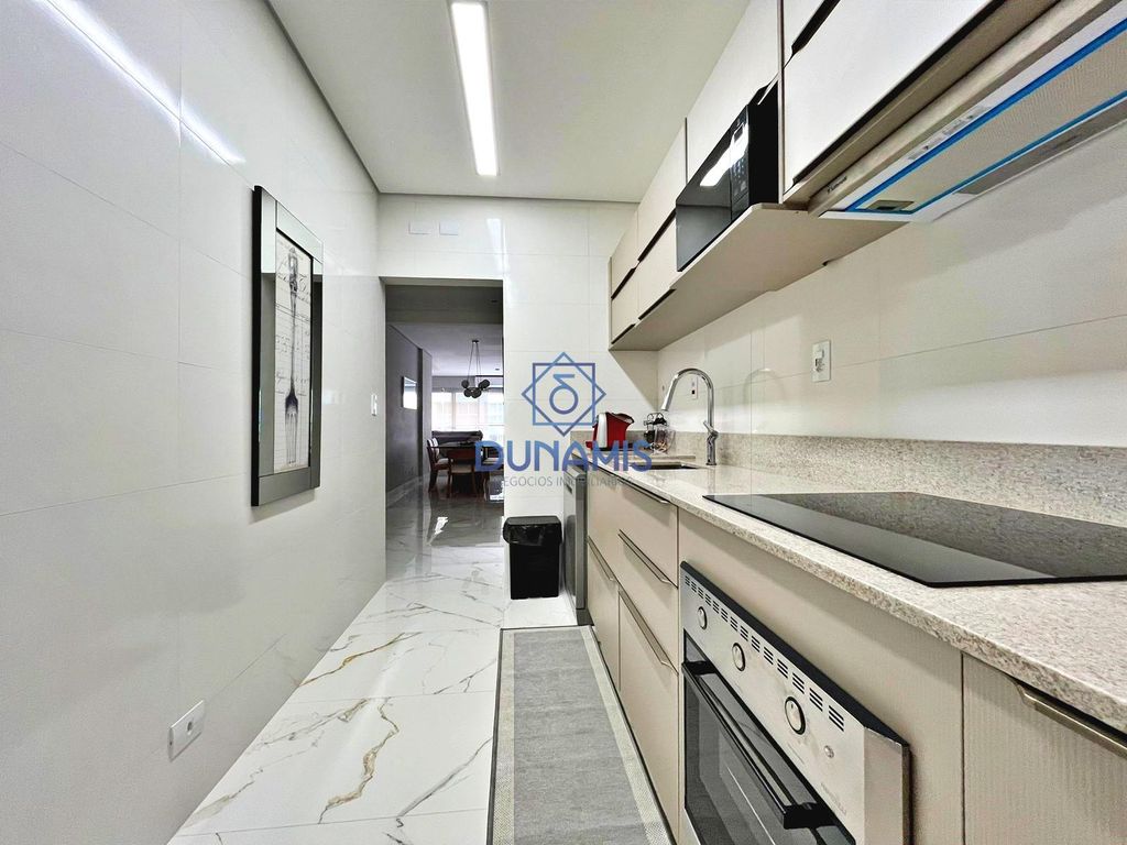 APARTAMENTO REFORMADO A VENDA NA PRAIA DAS PITANGUEIRAS 01 QUADRA DO MAR em Pitangueiras, Guarujá — foto 37