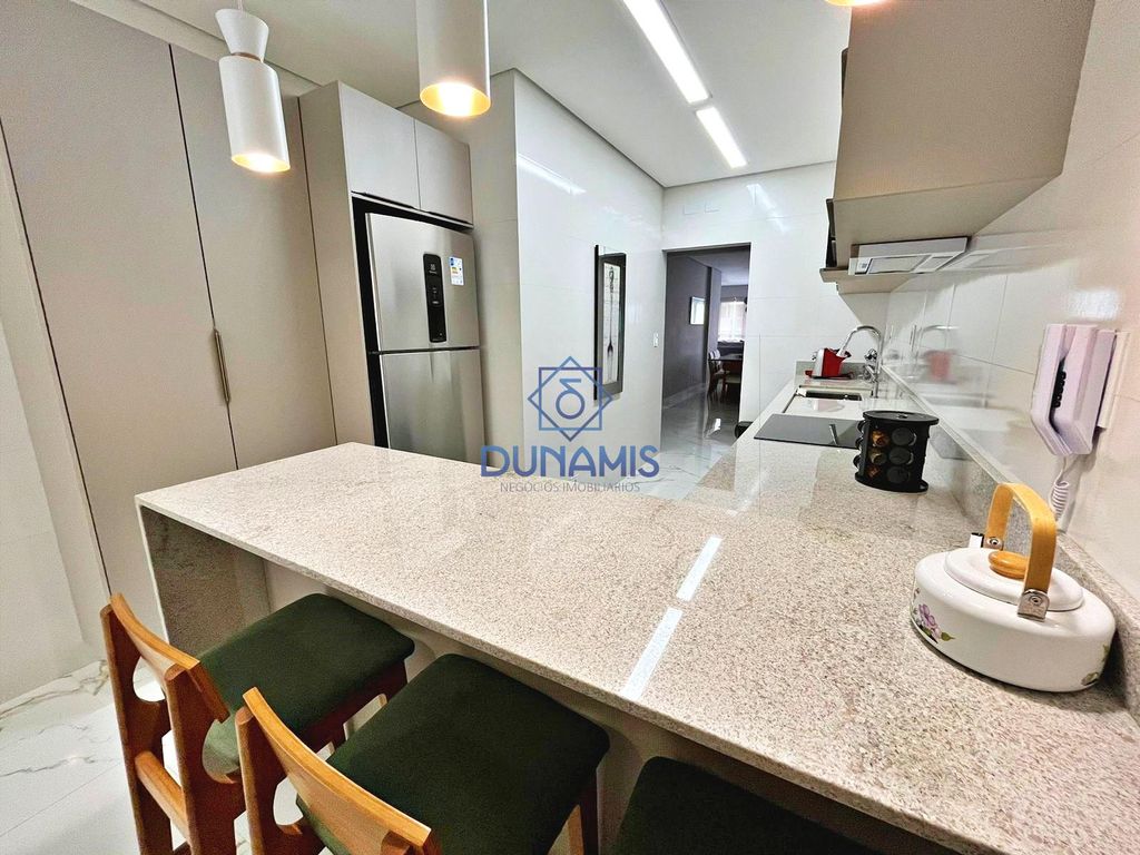 APARTAMENTO REFORMADO A VENDA NA PRAIA DAS PITANGUEIRAS 01 QUADRA DO MAR em Pitangueiras, Guarujá — foto 44