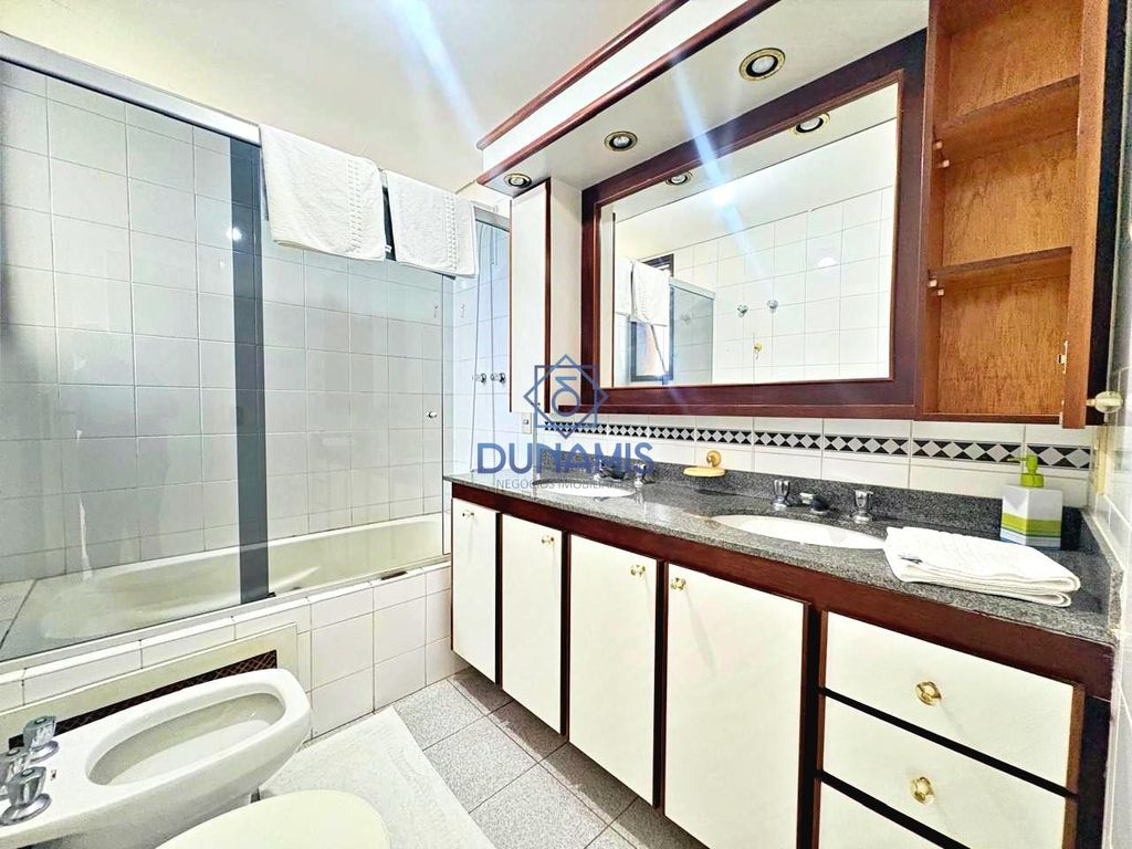 Apartamento com linda vista para Praia do Sorocotuba, sendo 3 suítes em Morro Sorocotuba, Guarujá — foto 30