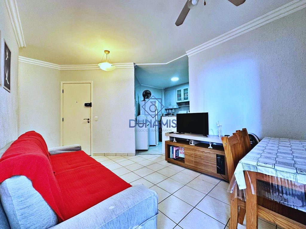 Apartamento reformado com sacada na Praia das Astúrias, área nobre do Guarujá em Jardim Astúrias, Guarujá — foto 2