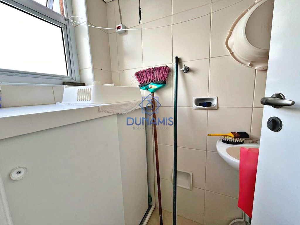 APARTAMENTO REFORMADO À VENDA NA PRAIA DAS PITANGUEIRAS  - 02 VAGAS DE GARAGEM em Pitangueiras, Guarujá — foto 31