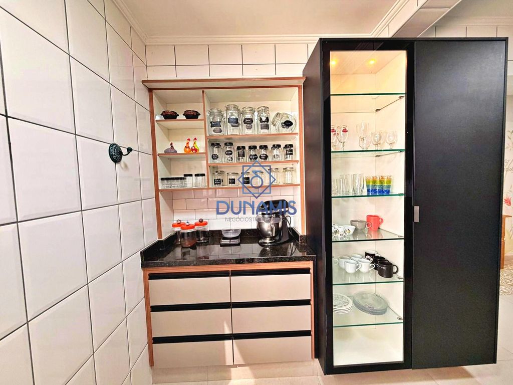 APARTAMENTO REFORMADO Á VENDA NA PRAIA DAS PITANGUEIRAS COM VAGA DE GARAGEM em Pitangueiras, Guarujá — foto 22