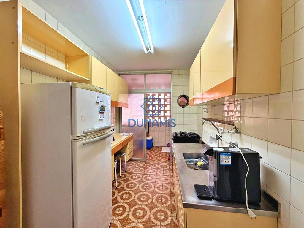 APARTAMENTO CONSERVADO À VENDA NA PRAIA DAS PITANGUEIRAS - em Pitangueiras, Guarujá — foto 21