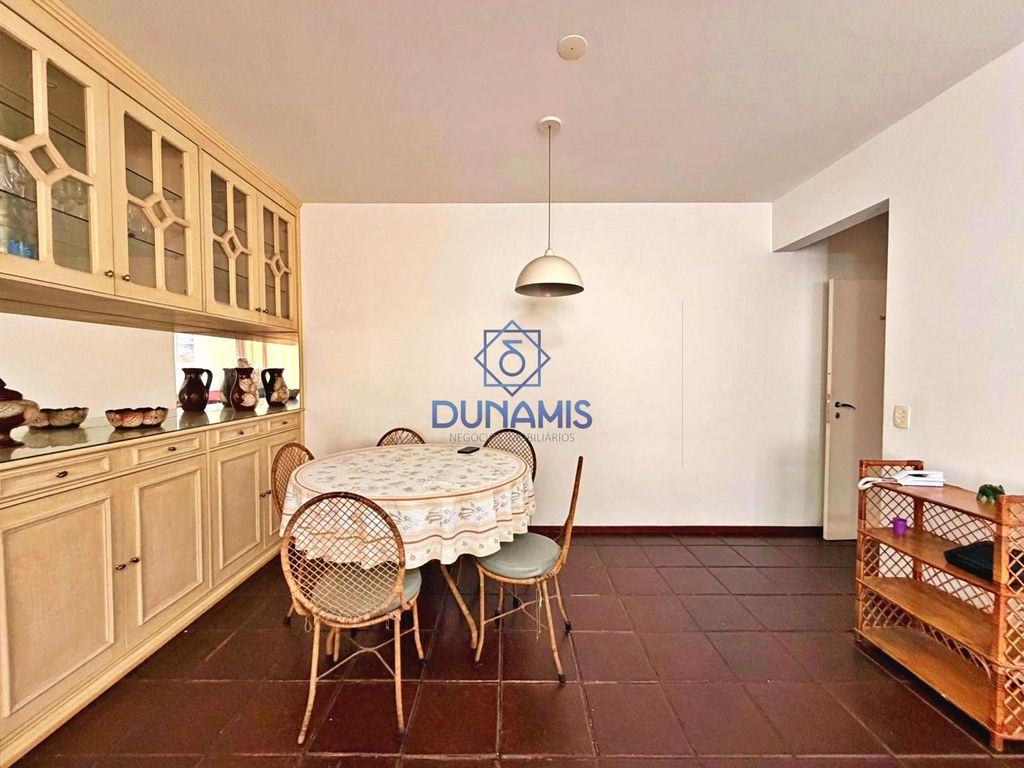 APARTAMENTO CONSERVADO À VENDA NA PRAIA DAS PITANGUEIRAS - em Pitangueiras, Guarujá — foto 8